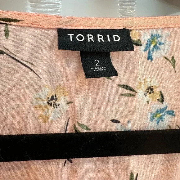 Torrid Floral Challis Button Fit & Flare Blouse Stretch Back Peach Plus Size 2X - Picture 12 of 15